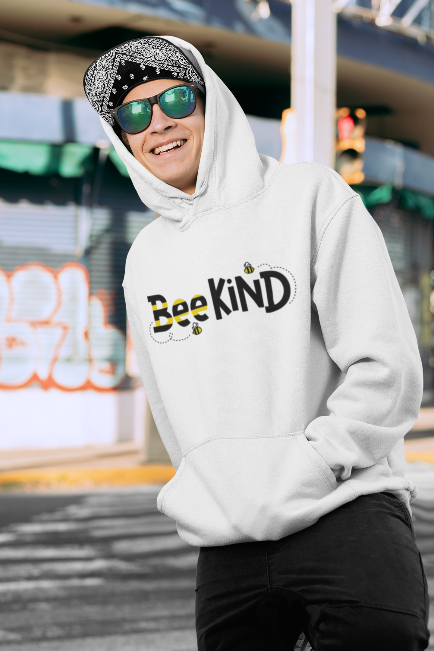 BEE KIND - Hoodie / Sweatshirt